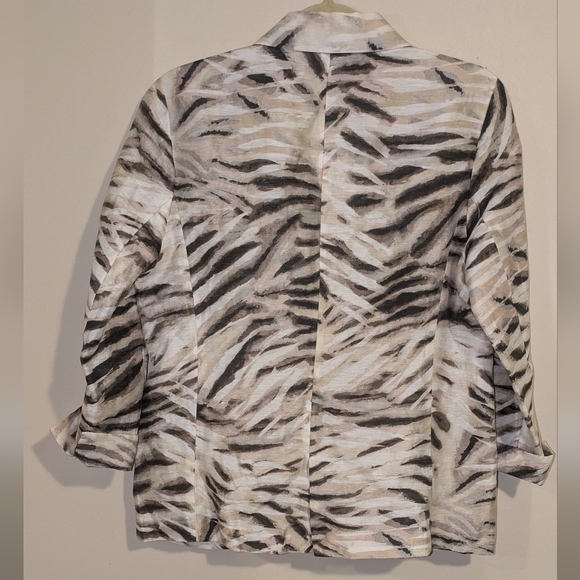 š„FINALš„Chico's Zebra Print Blazer - Picture 3 of 8